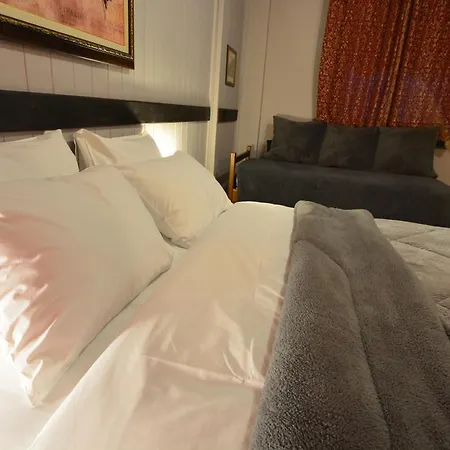 Aphrodite's 4* Kalavryta