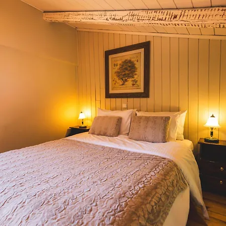 Aphrodite's Отель Калаврита