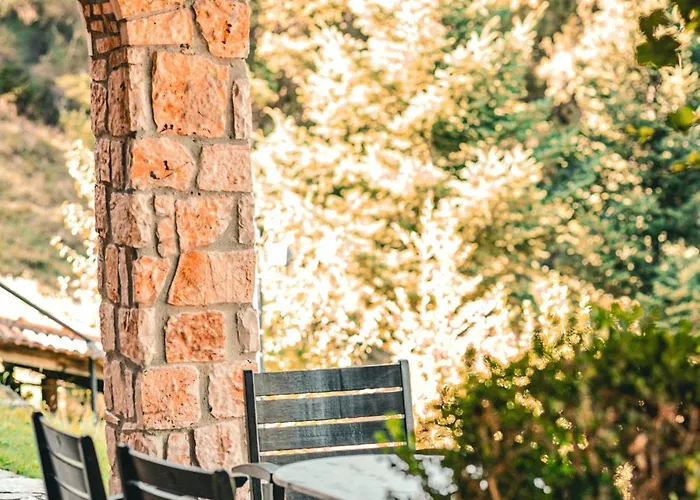 Aphrodite's Отель Калаврита